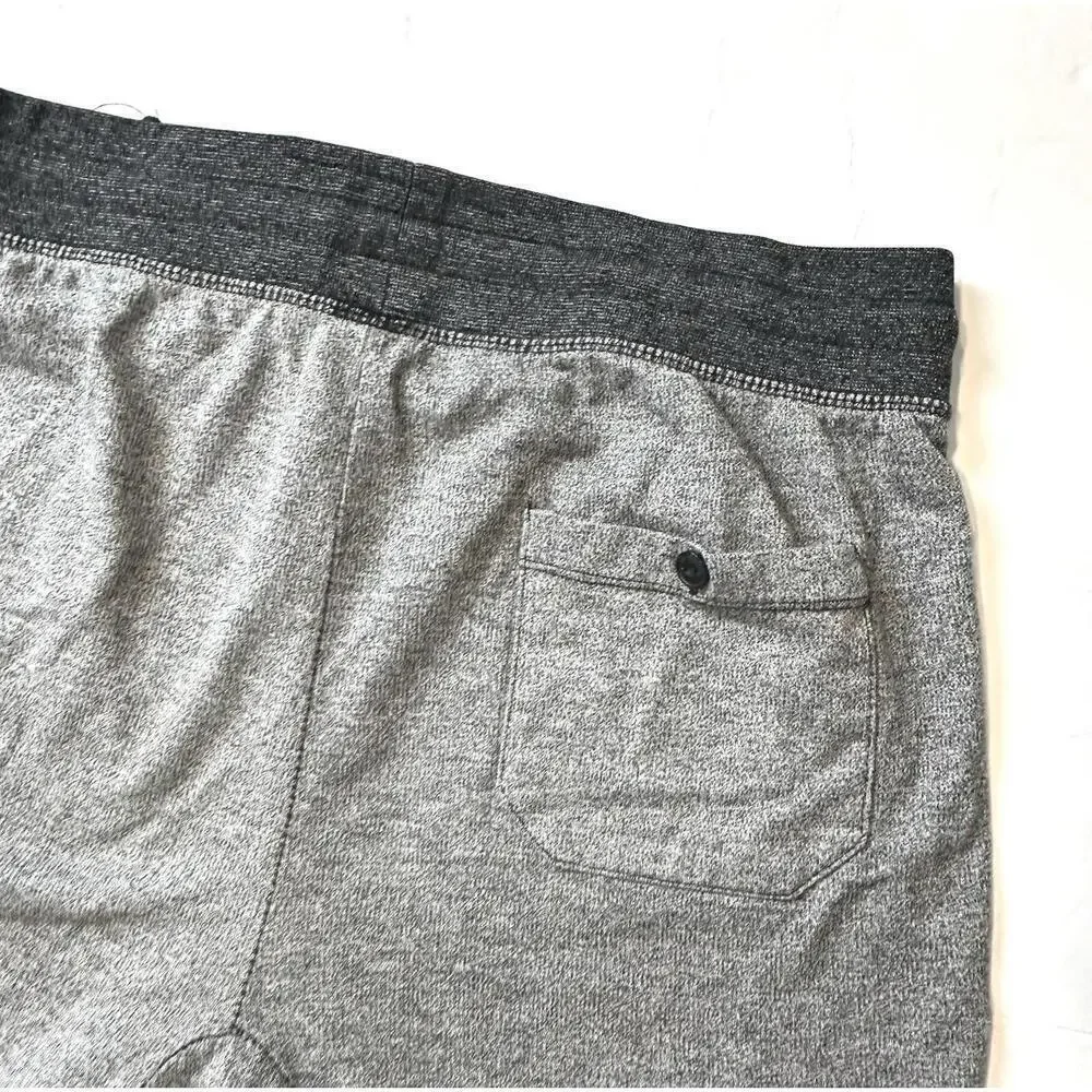 BROOKLYN Clothing Gray Men's Fleece Jogger with Pockets Size L